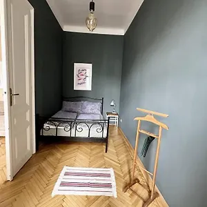 Appartamento Ruhige & Grosse Altbauwohnung 7min Zum Zentrum, Vienna